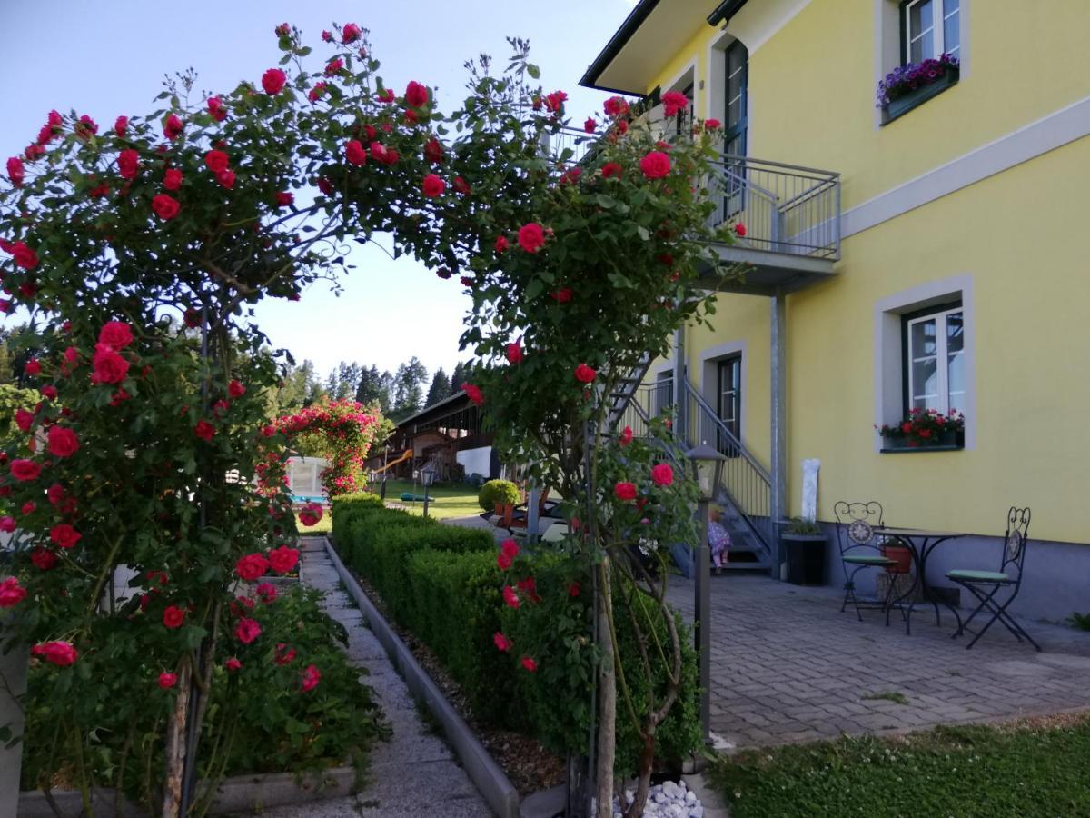 Erlebnisbauernhof Steinerhof In Kaernten Liebenfels Exterior photo